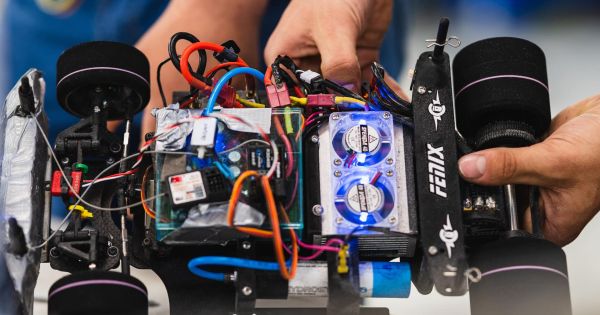 Soutěž Hydrogen RC Challenge Cup na SPŠ Kutná Hora